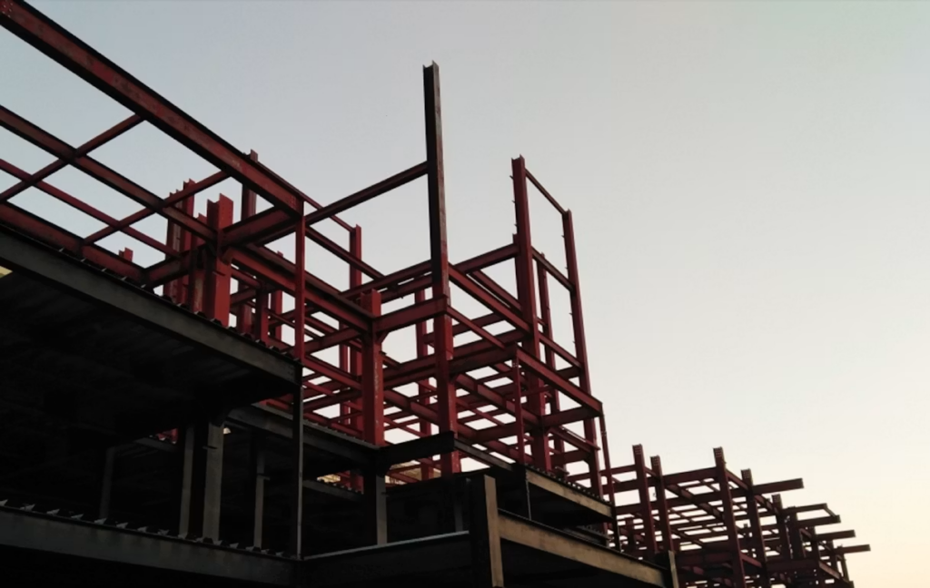A large barndominium building under construction.